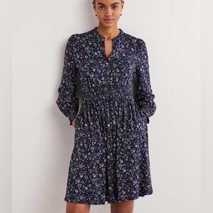 Boden Women's Smocked Jersey Shirt Dress Navy Ditsy Charm Floral Print Sz 4